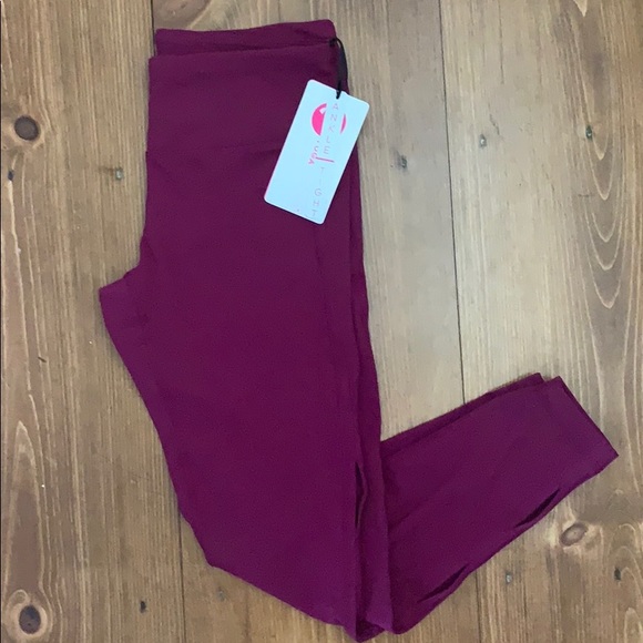 Yogalicious Pants - 🎁Huge Holiday Sale🎁NWT Ankle length tights/leggings✨